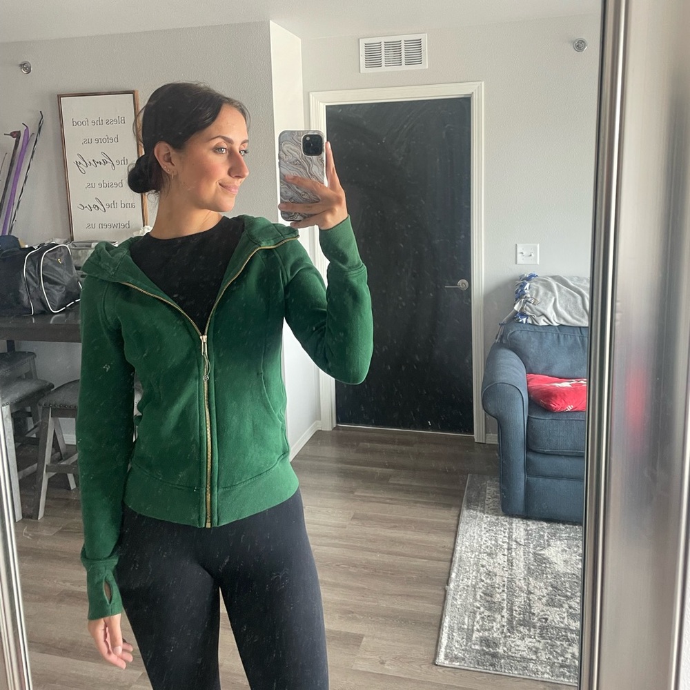green lululemon zip jacket